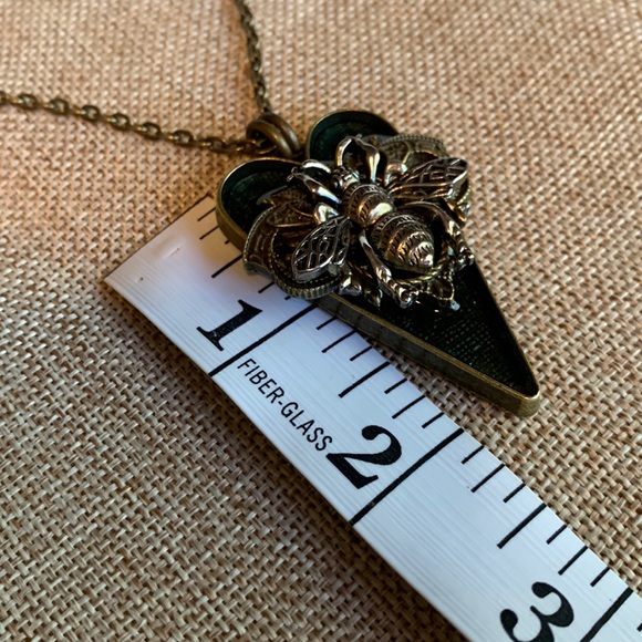 Bee Heart Necklace layered New Handmade - Picture 6 of 9